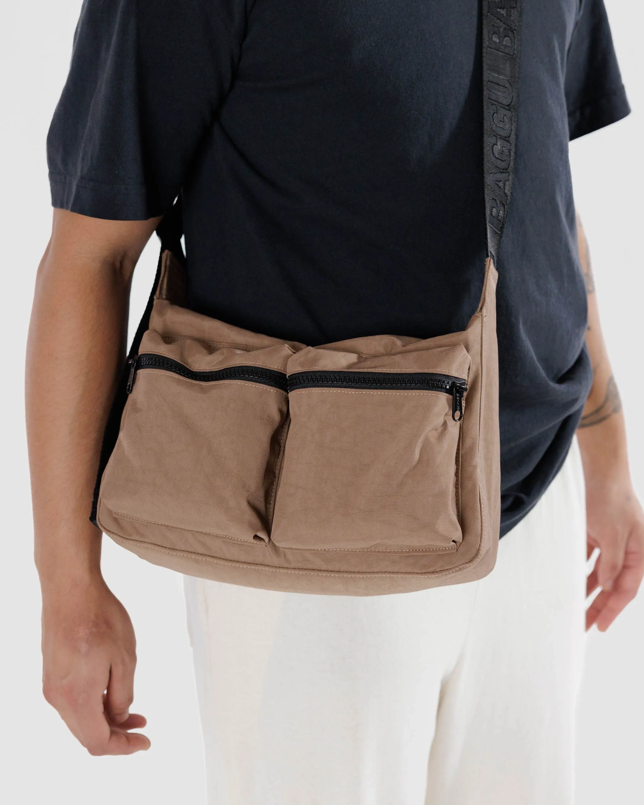 BAGGU Medium Cargo Crossbody