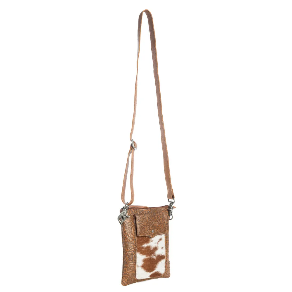 Wonder Trail Shoulder Bag in Caramel